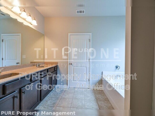 Building Photo - 4126 Water Mill Dr