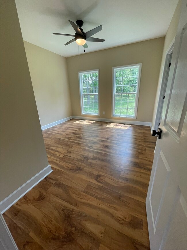 Building Photo - 1406 Old Estill Springs Rd