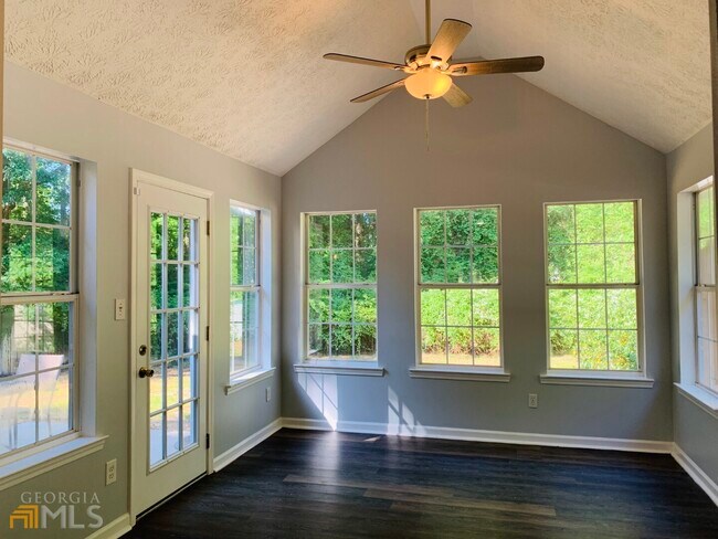 Building Photo - 30 Standing Rock Rd