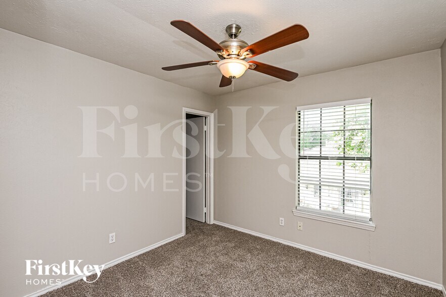 Building Photo - 2805 Galemeadow Dr