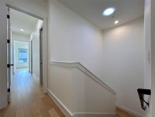 Building Photo - 4010 Clawson Rd