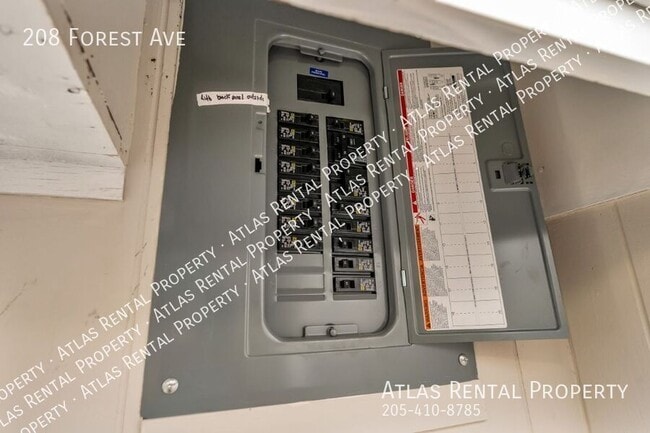 Building Photo - 208 Forest Ave