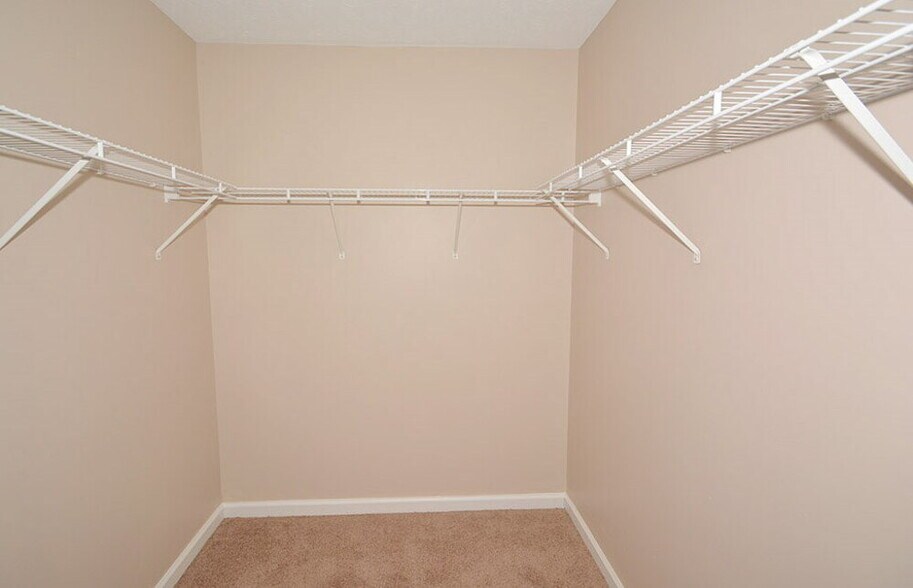 Building Photo - 1334 Fall Ridge Dr