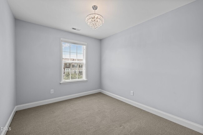 Building Photo - 6052 Kentworth Dr