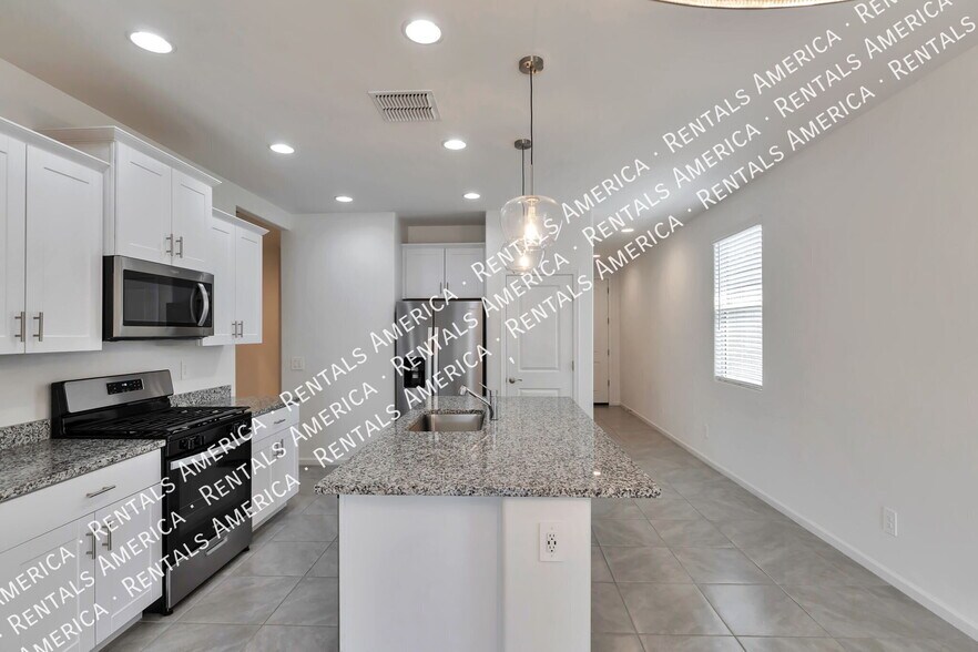 Building Photo - 10429 W Granderson St