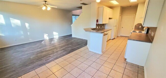 Primary Photo - 13043 Peppergate Ln