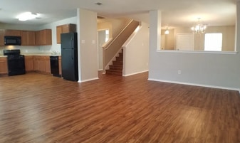Building Photo - 6713 Panda Royle Dr