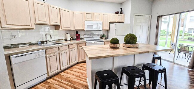 Building Photo - 9947 Perfect Dr
