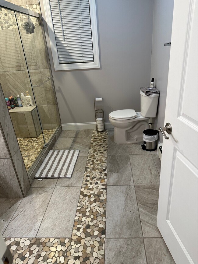 Building Photo - 763 S Aurora St