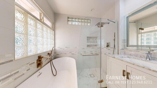 Building Photo - 19022 Sylvan St