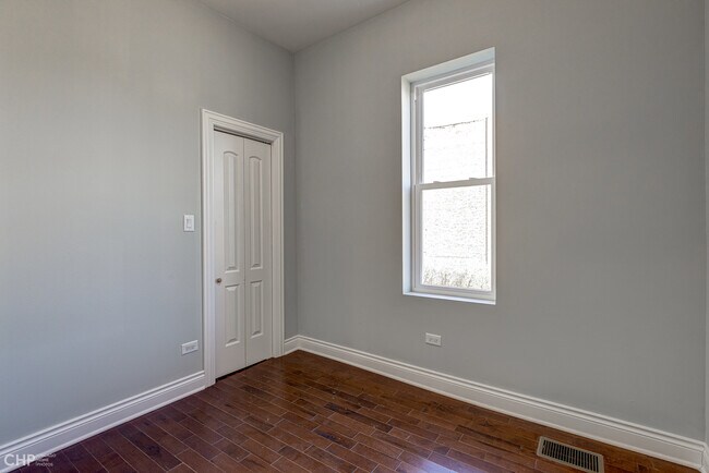 Building Photo - 1827 S Springfield Ave