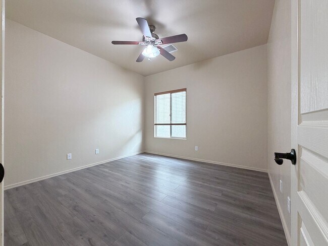 Building Photo - 3BR/2BA/2.5CG, 1861 sq.ft. rental in Sierra Vista, AZ