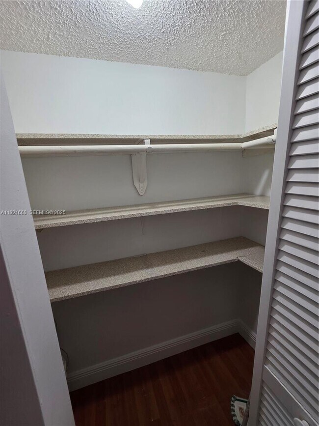 Building Photo - 29 Santillane Ave