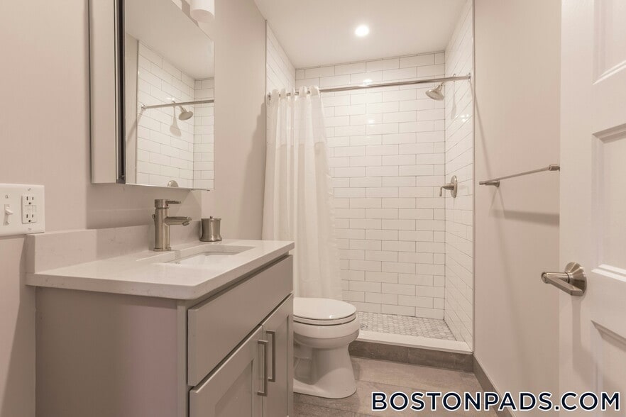 Building Photo - 65 Beech Glen St