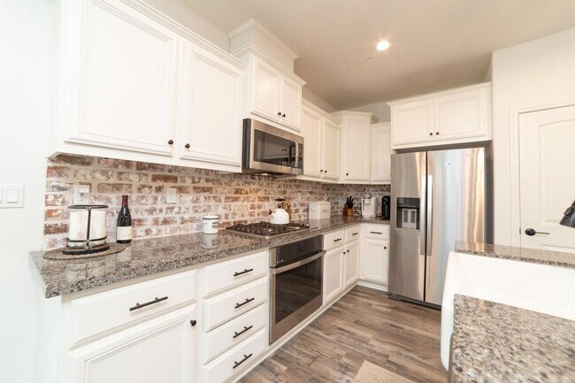 Building Photo - Newly Built 3/2.5 Woodside Home In Riverstone