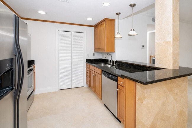 Building Photo - 1524 SE 12th St