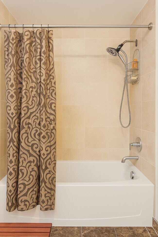 Building Photo - 389 Washington St