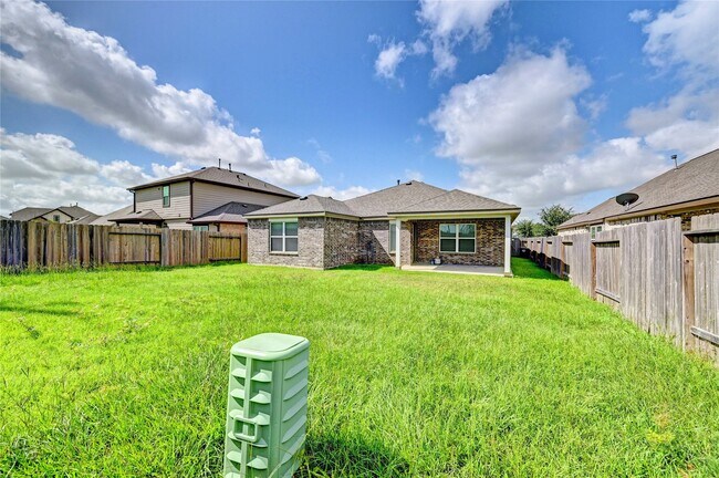 Building Photo - 31702 Casa Linda Dr
