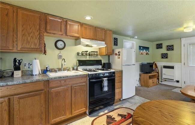Building Photo - 33448 Wild Rose Dr