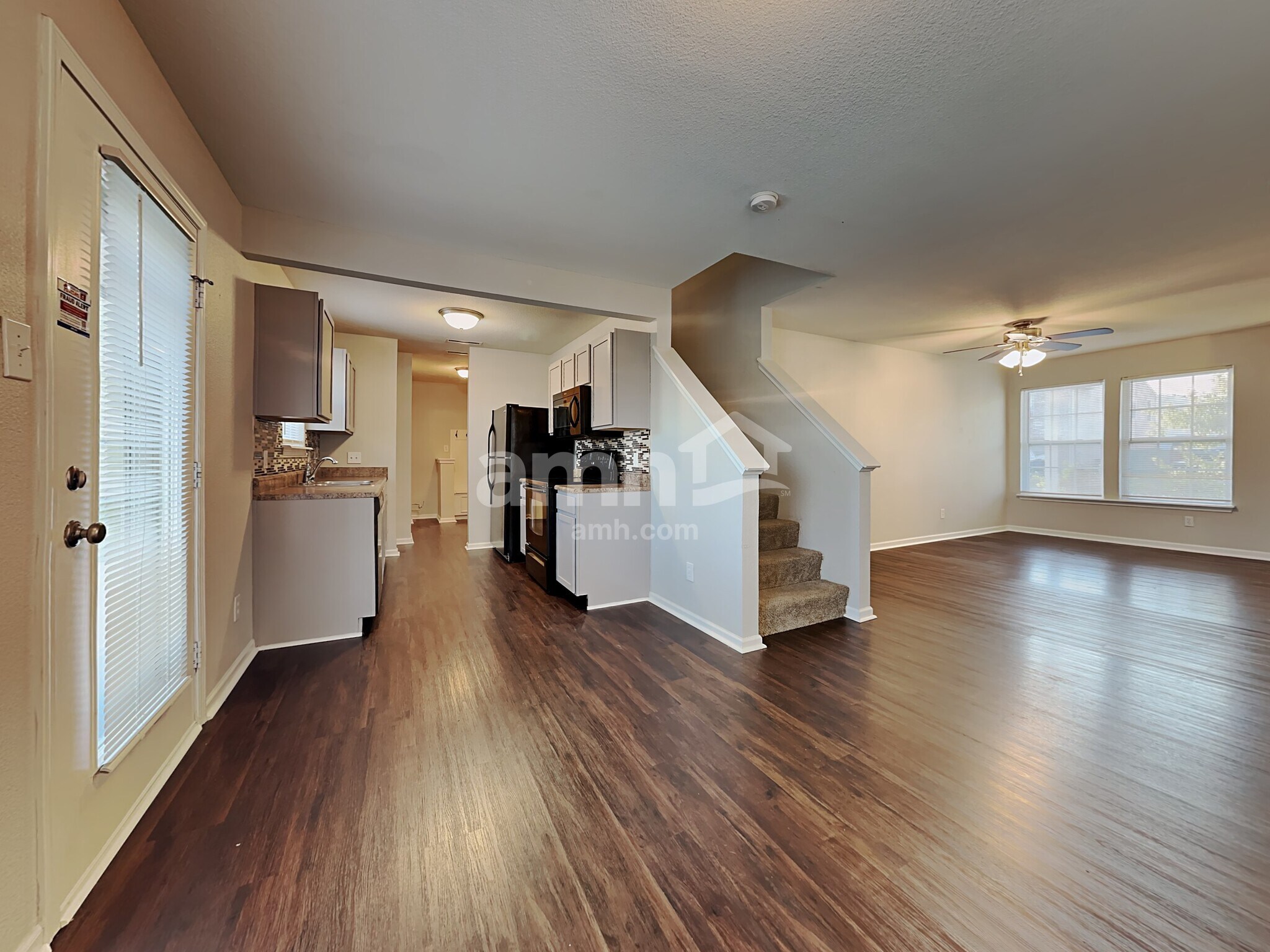 Building Photo - 1141 Central Park Dr