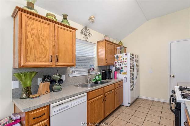 Building Photo - 3605 Vienna Dr