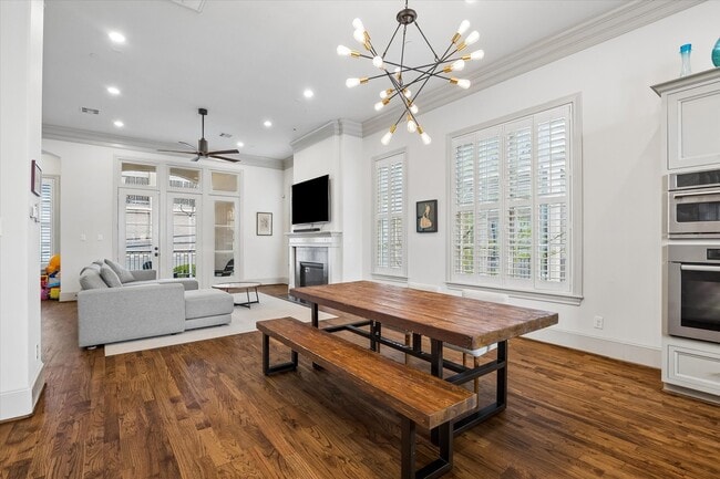 Building Photo - 1521 Oakdale St