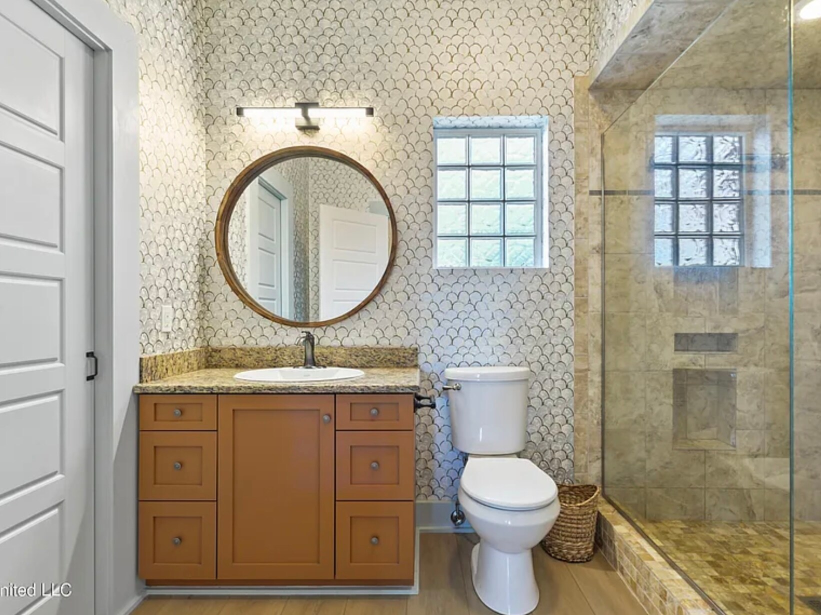 Building Photo - 218 Front St