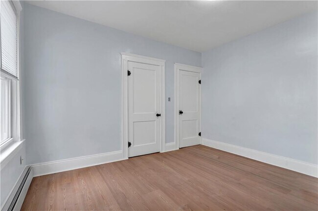 Building Photo - 135 Illinois St