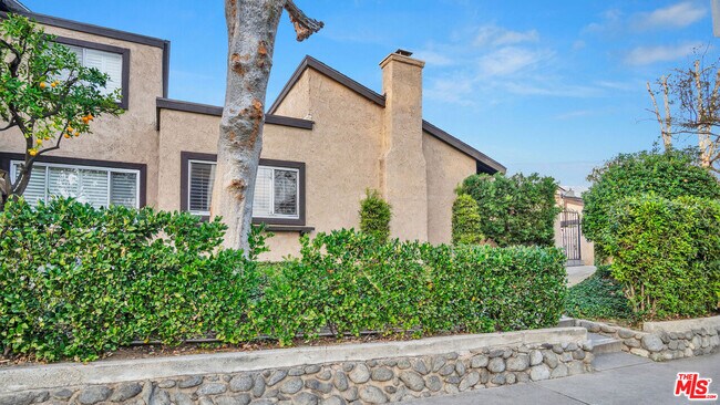 Building Photo - 263 E Sierra Madre Blvd