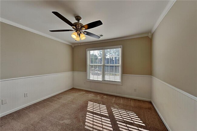 Building Photo - 450 Fairway Walk Dr NE