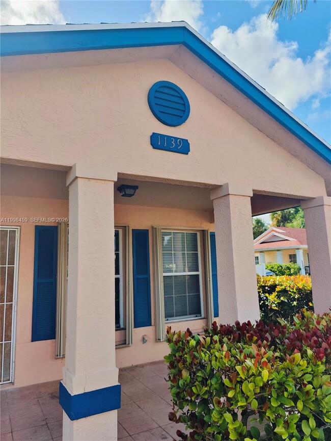 Building Photo - 1139 Freshwater Lakes Dr