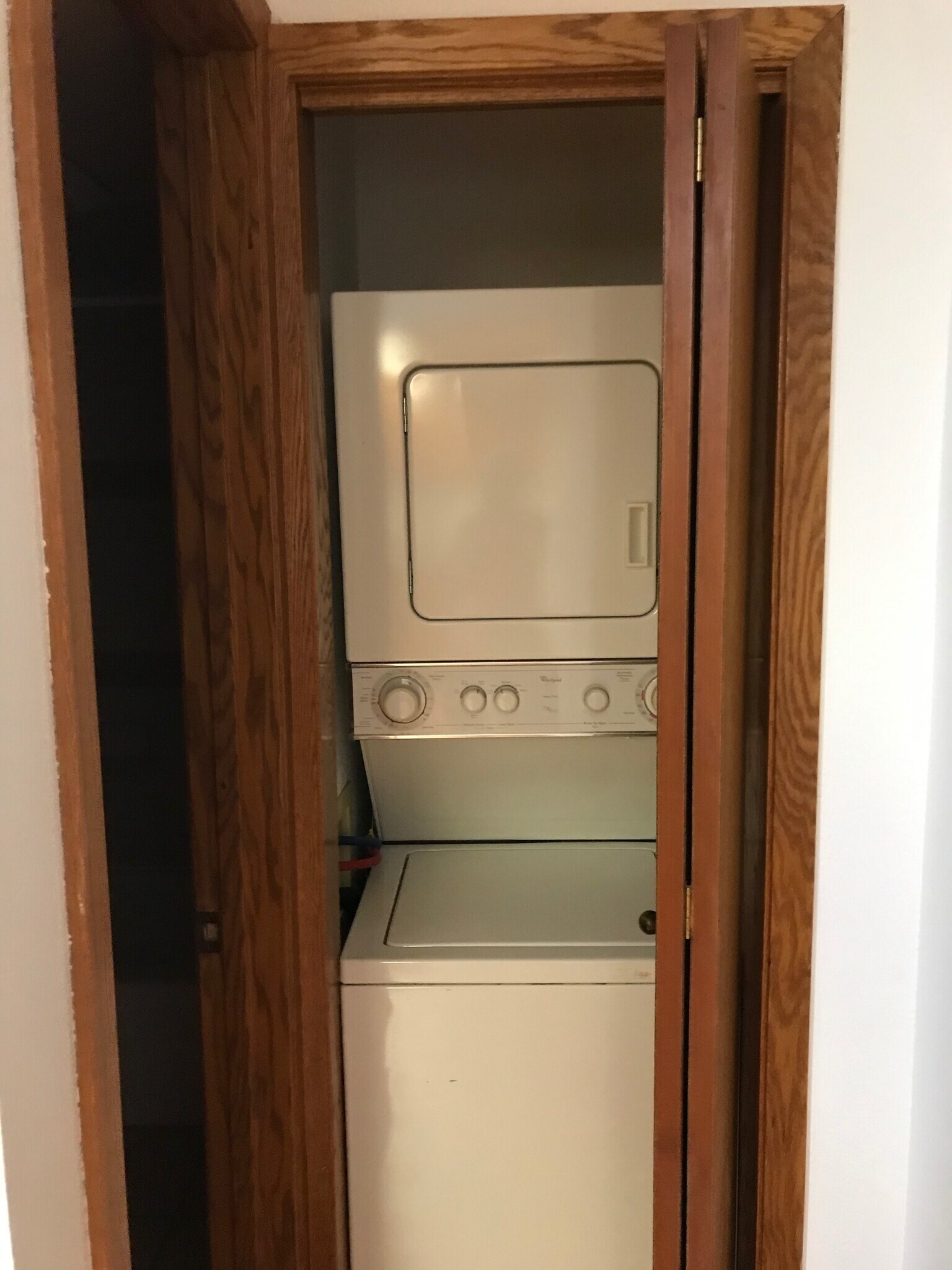 Washer & dryer - 2902 Shadow Creek Dr