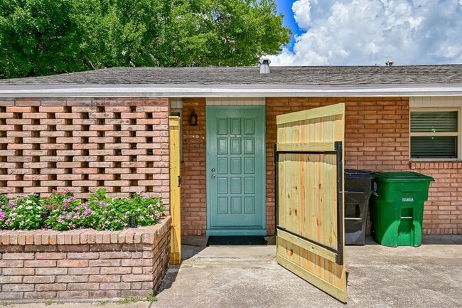Building Photo - 4738 Merwin St