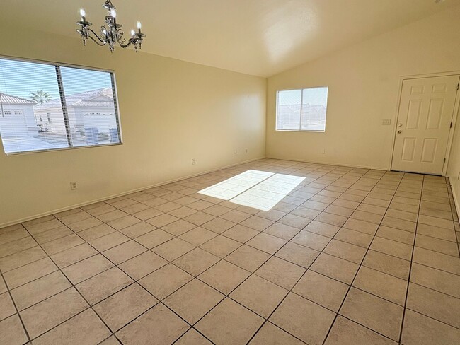 Building Photo - 3 bed/2 bath home on the north west side with garage and fenced yard