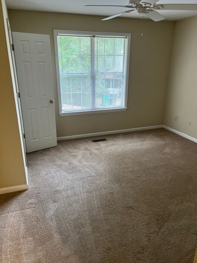 Building Photo - 6611-7227 Bevington Duplex