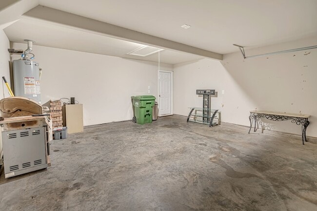 Building Photo - 9921 Spg Crk Rd