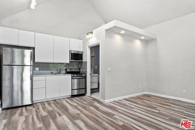 Building Photo - 3956 Alcove Ave