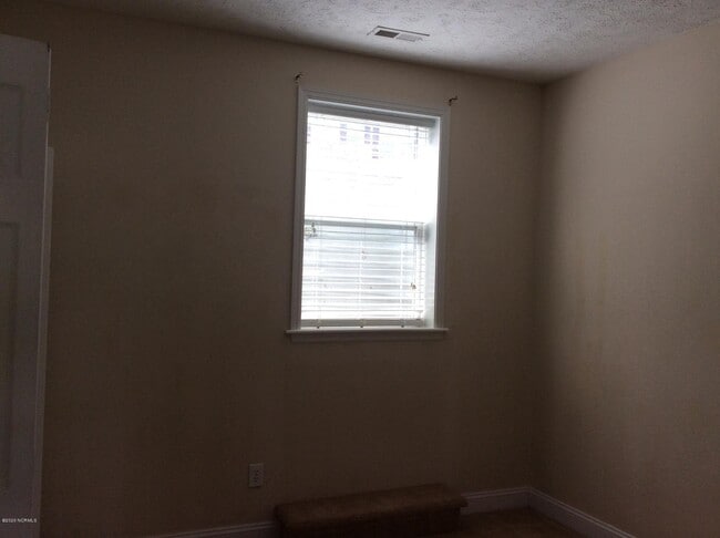 Building Photo - 500 Sea Knight Ln