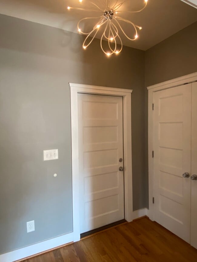 Building Photo - 906 Culpepper Ln