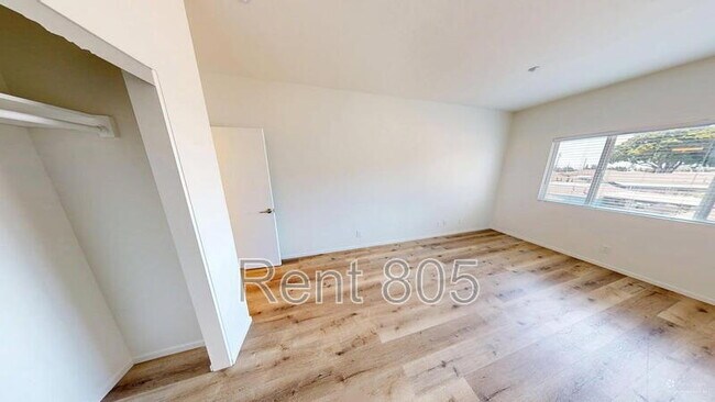 Building Photo - 4830 Terrace Ave
