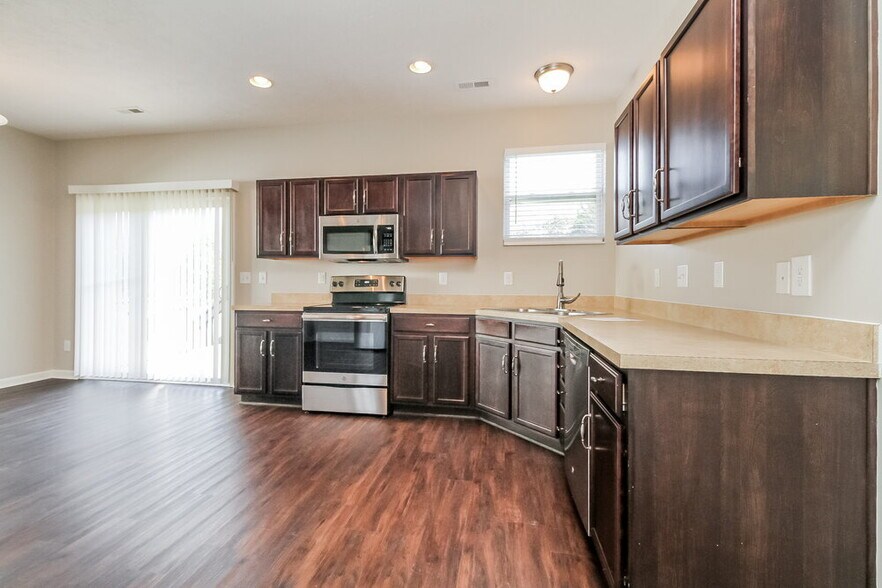 Building Photo - 1536 Rockglade Run