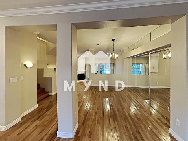 Building Photo - 5117 Renaissance Ave Unit C