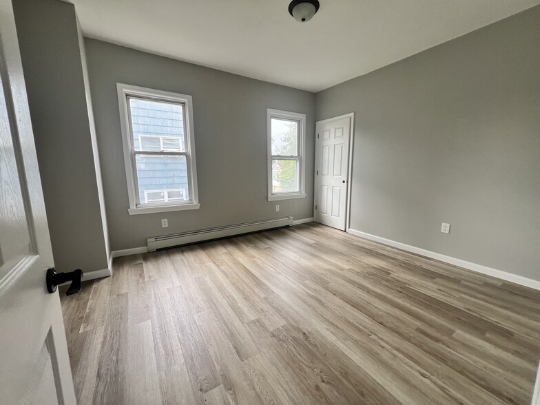 bedroom 2 - 342 Morrissee Ave
