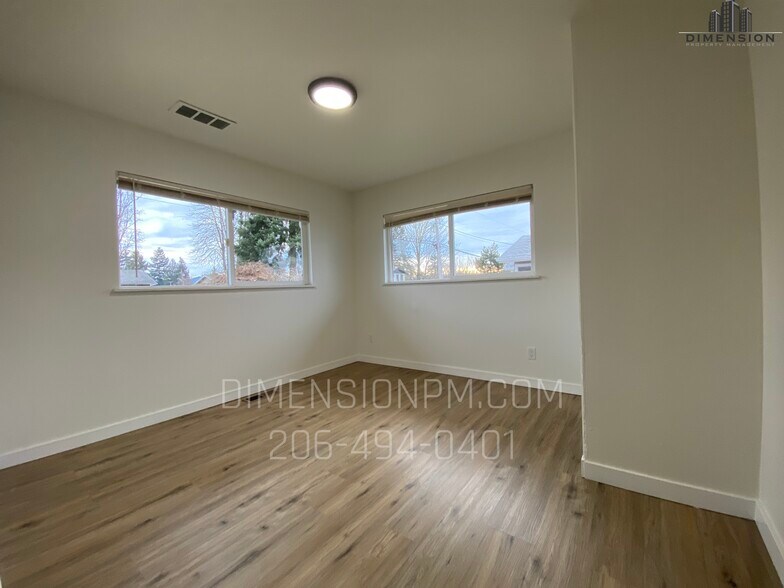 Building Photo - 11867 SE 170th Pl