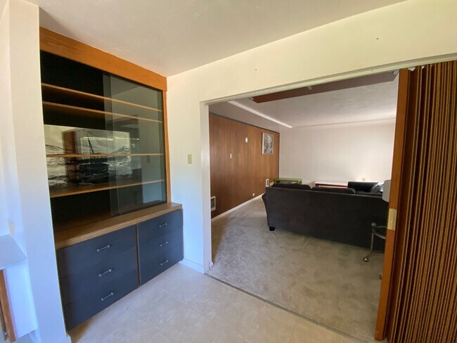 Building Photo - Lewis & Clark Graduate/Law Students ONLY