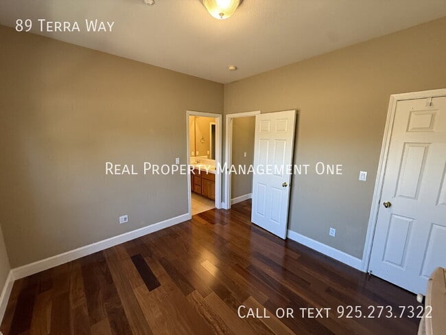 Building Photo - 89 Terra Way