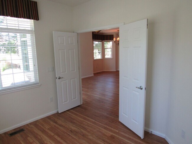 Building Photo - Ranch living in this Spacious Townhome in ...