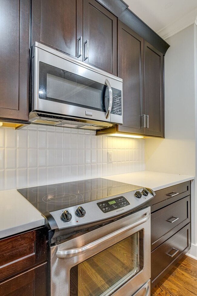 Building Photo - Beautiful build in Cleveland Park (Downtown Nashville)