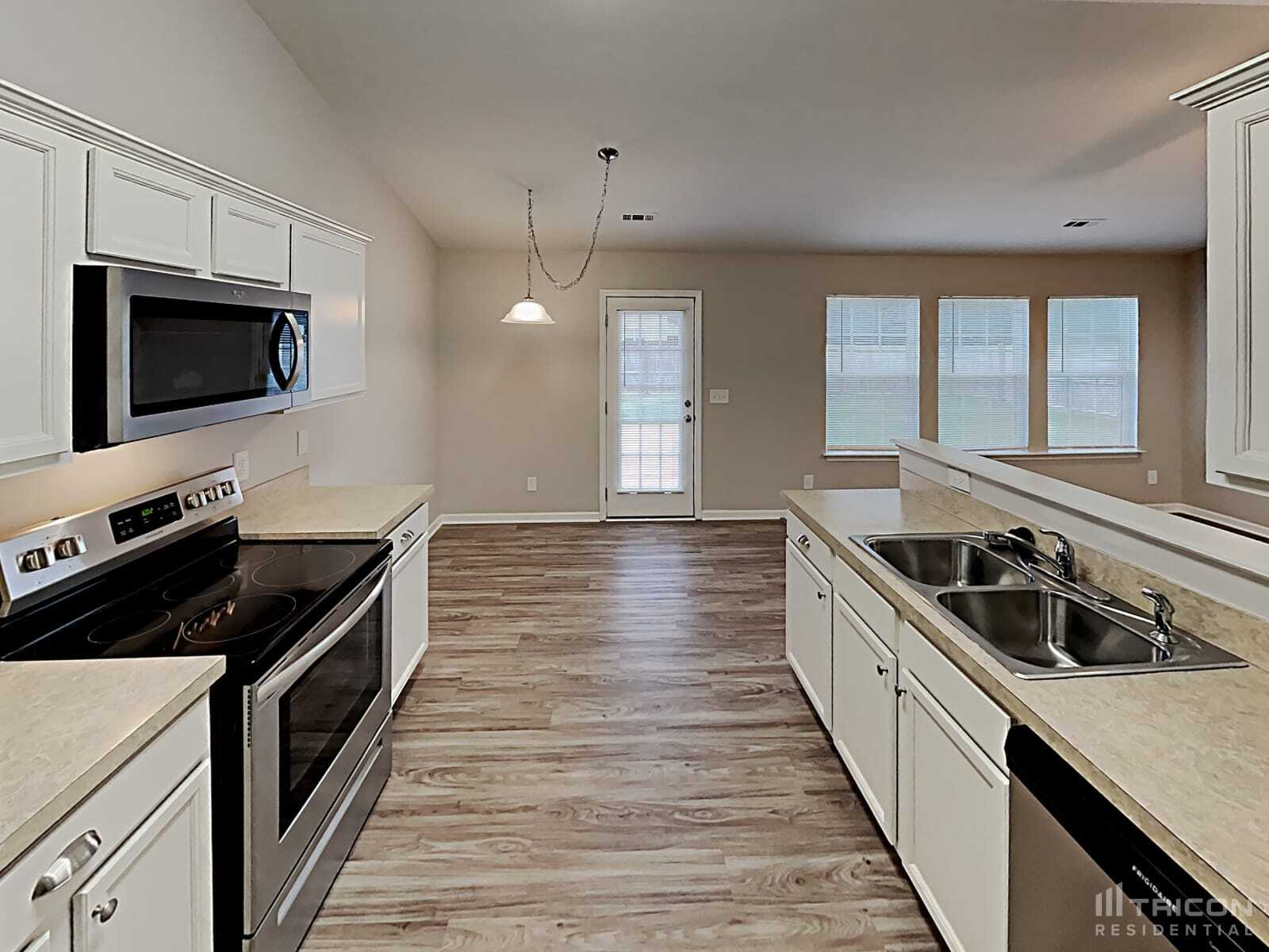 Building Photo - 7311 Village Acre Dr