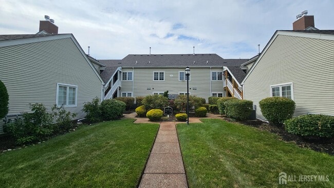 Building Photo - 3 Rutland Ln